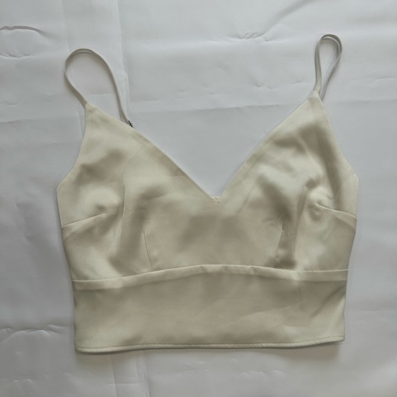 Abercrombie & Fitch Crop Top Ivory Satin V-Neck Smocked Back Size XS - Picture 3 of 10